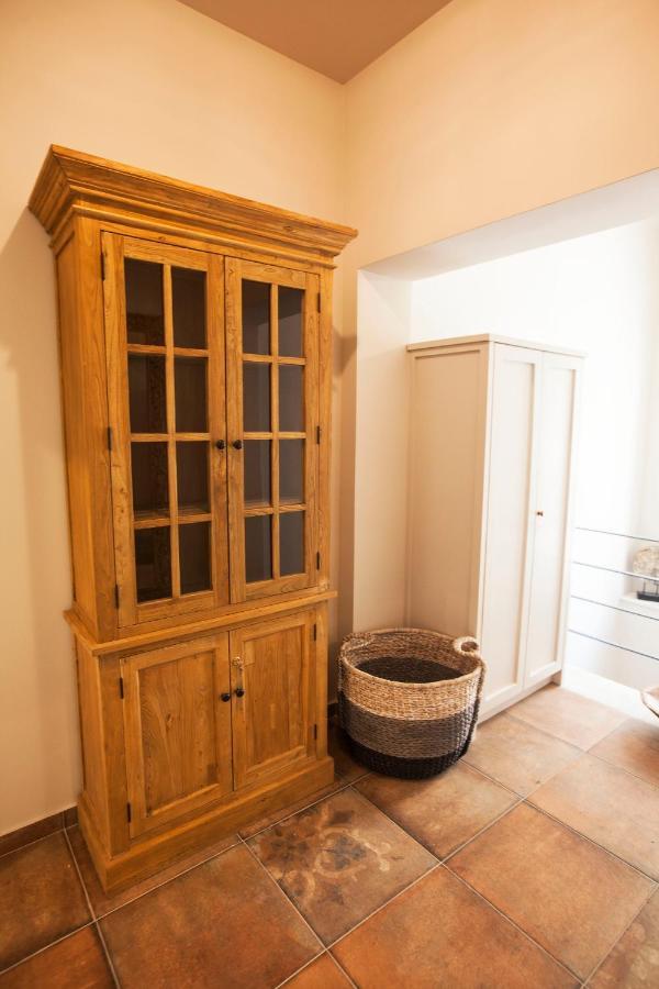 Bentzi Boutique Apartment 4 Athene Buitenkant foto